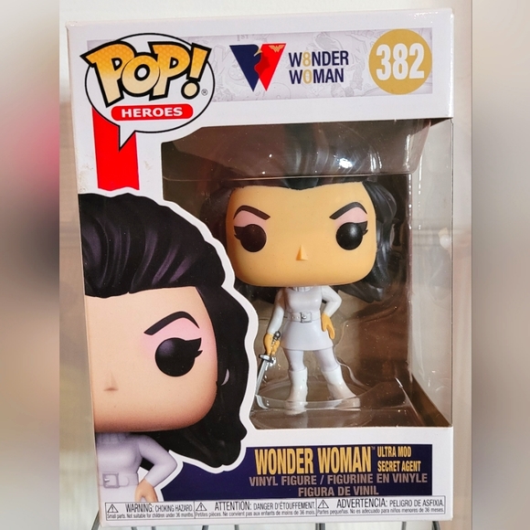 New Funko Pop! DC Heroes Wonder Woman Secret Agent #382 - Picture 2 of 7